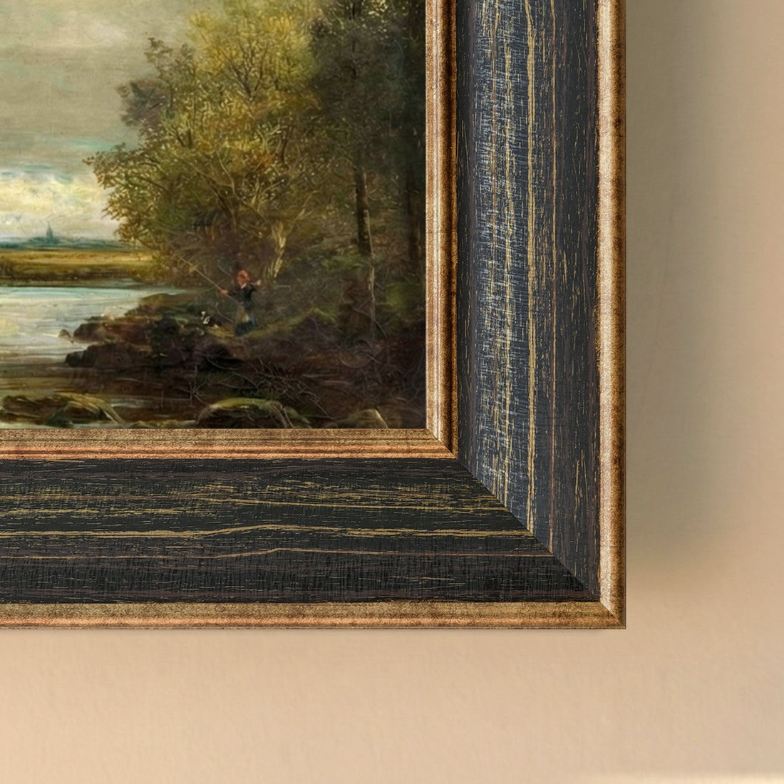 LISBON AGED GOLD TV FRAME