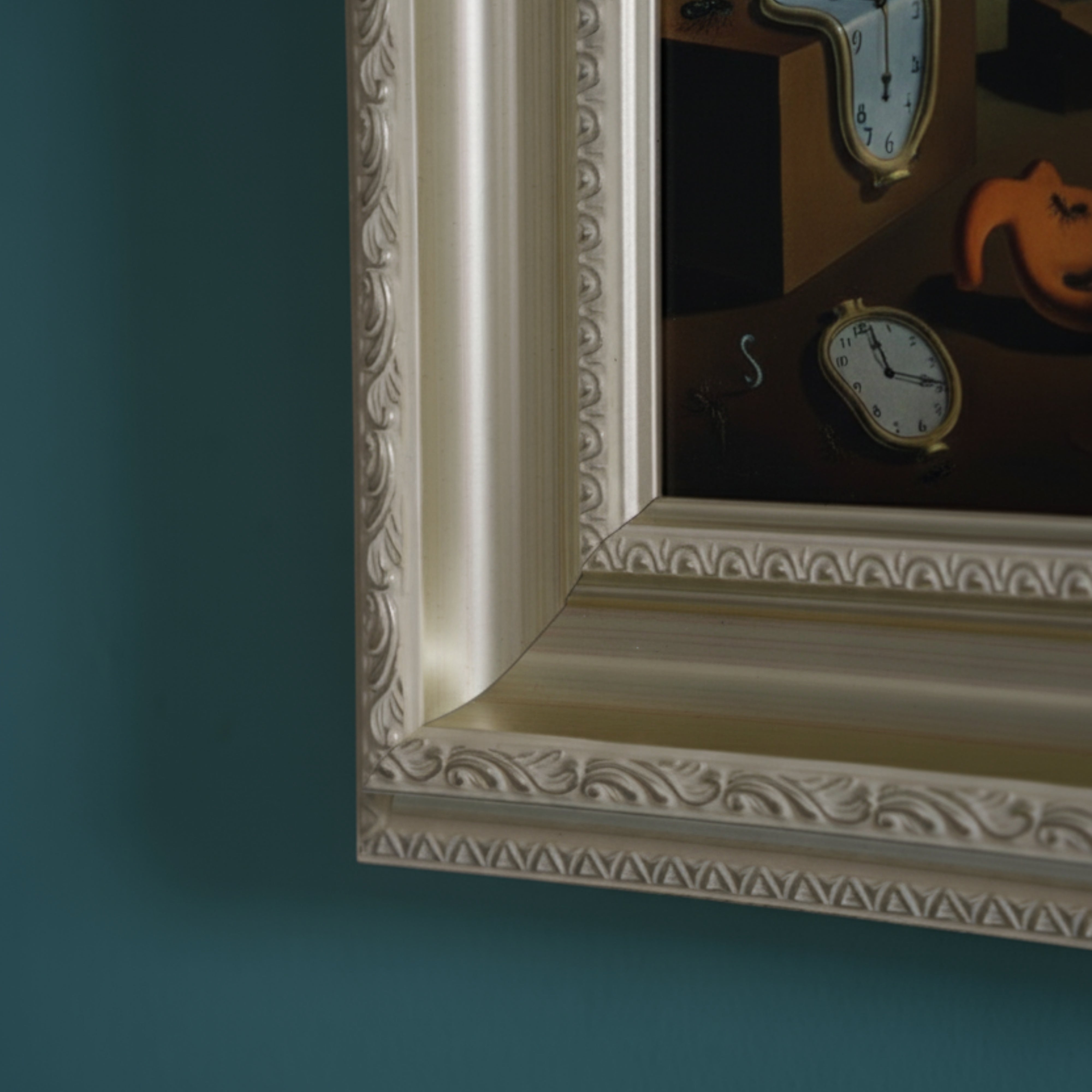 Venice Cream TV Frame